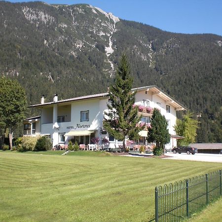 Naturparkhotel Florence Weissenbach am Lech Exterior photo