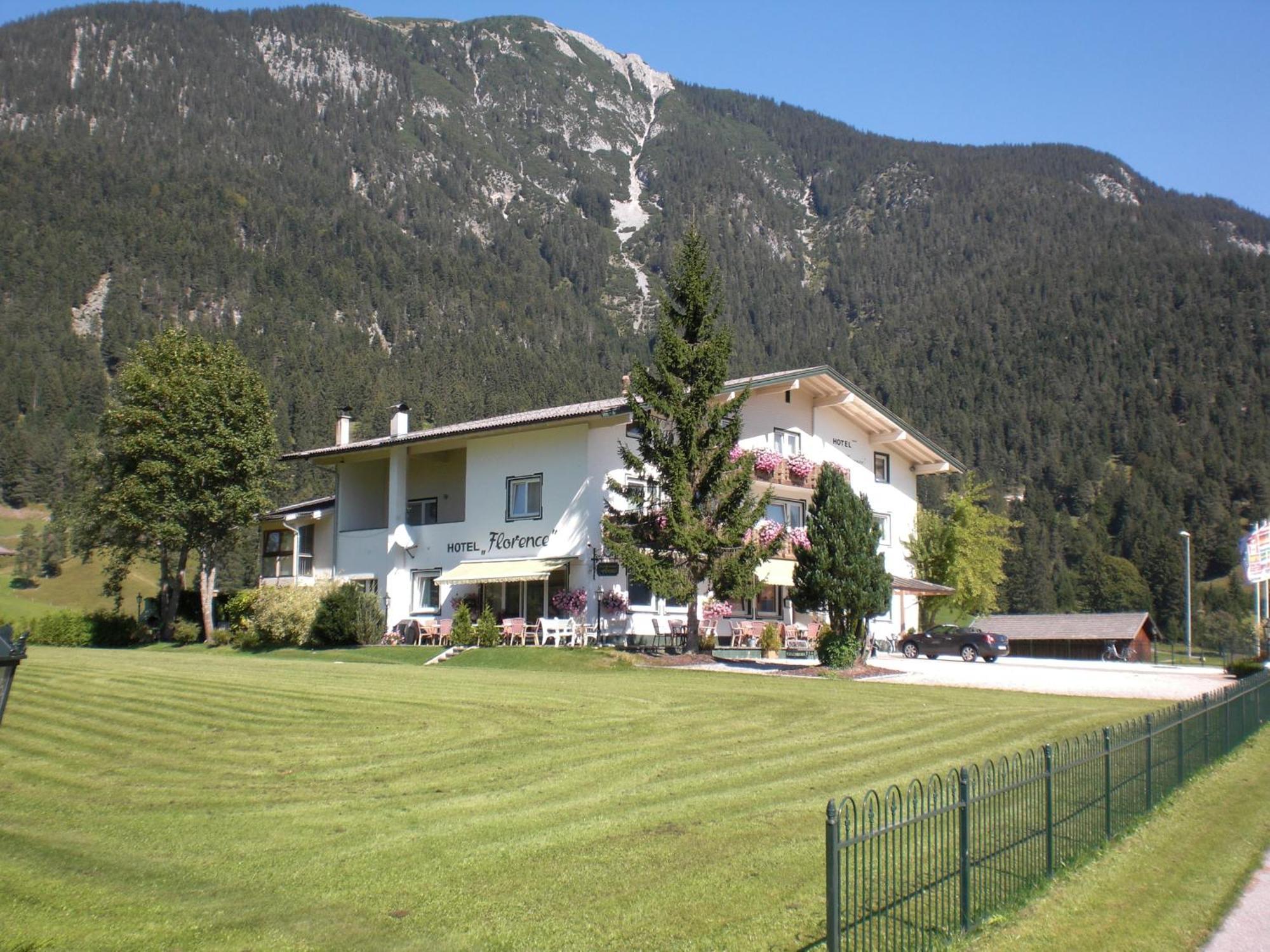 Naturparkhotel Florence Weissenbach am Lech Exterior photo